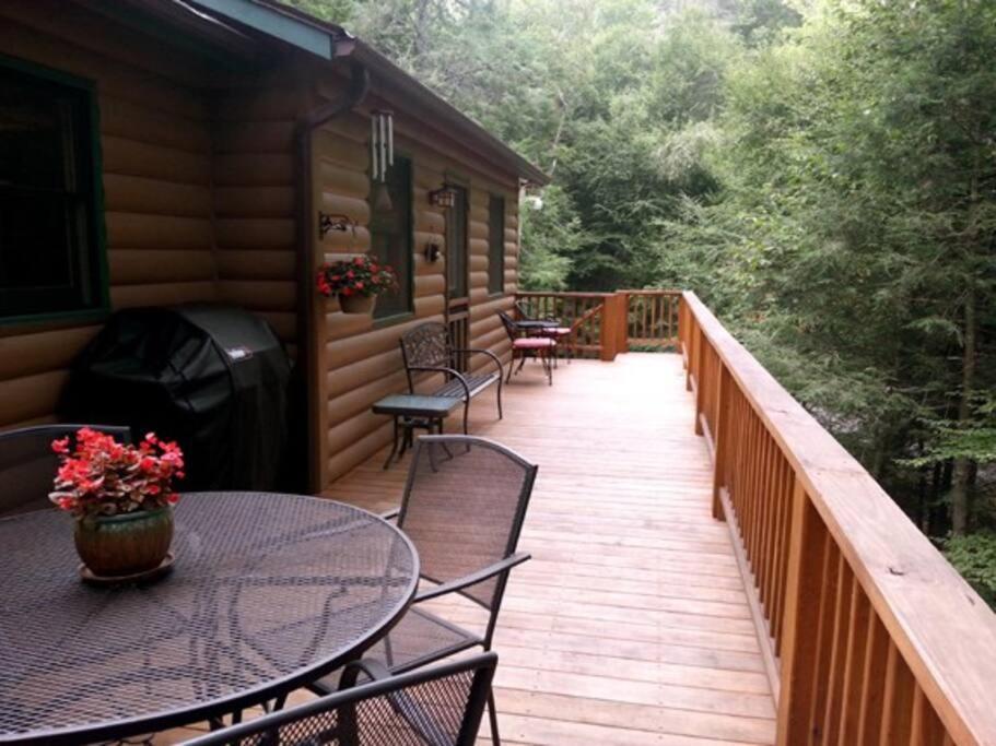 Serene & Cozy - Peaceful View - Fireplace - Creek Fleetwood Экстерьер фото